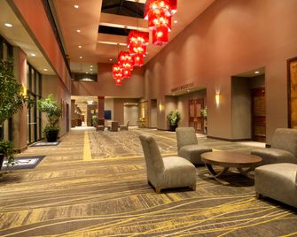 Embassy Suites by Hilton Lincoln - לינקולן - לובי