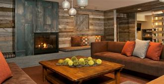 Teton Mountain Lodge and Spa - Teton Village - Living room