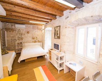 أبارتمنتس ستلينا - كوركولا - غرفة نوم