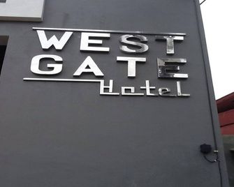 West Gate Hotel - Laoag - Building
