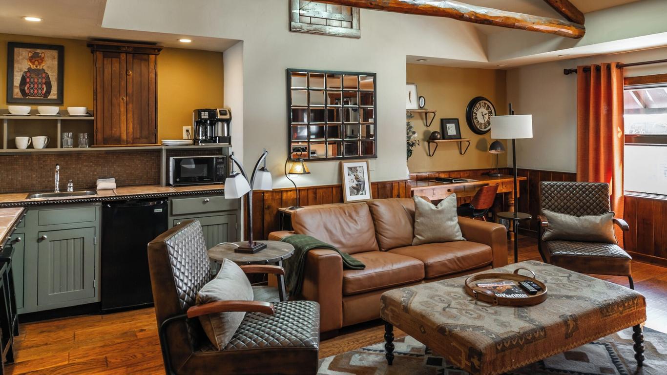 Highland Haven Creekside Inn