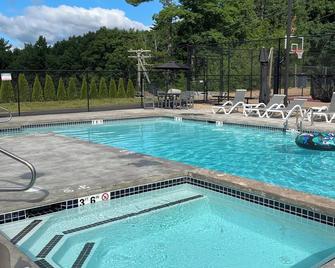 Million Dollar View of Lake Winnipesaukee \nnear Weirs Beach with Kitchenette\n - Laconia - Pool