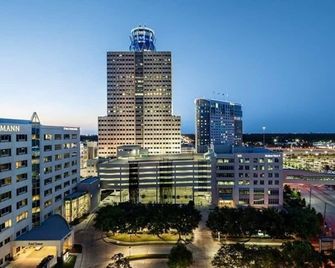 La Quinta Inn & Suites by Wyndham Houston Energy Corridor - Houston - Edifício