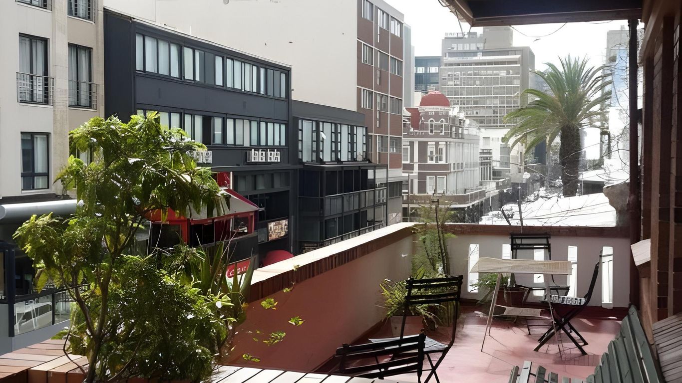 Long Street Backpackers