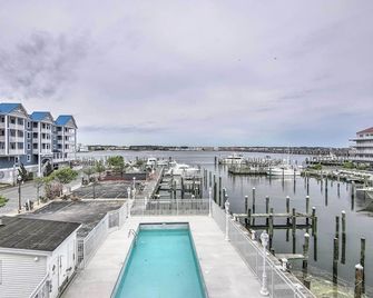 2 Mi to Ocean City Boardwalk: Gem w/ Pool + Marina - Ocean City - Pool