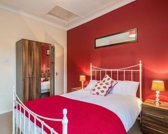 Leighton Buzzard Apartments - Leighton Buzzard - Bedroom