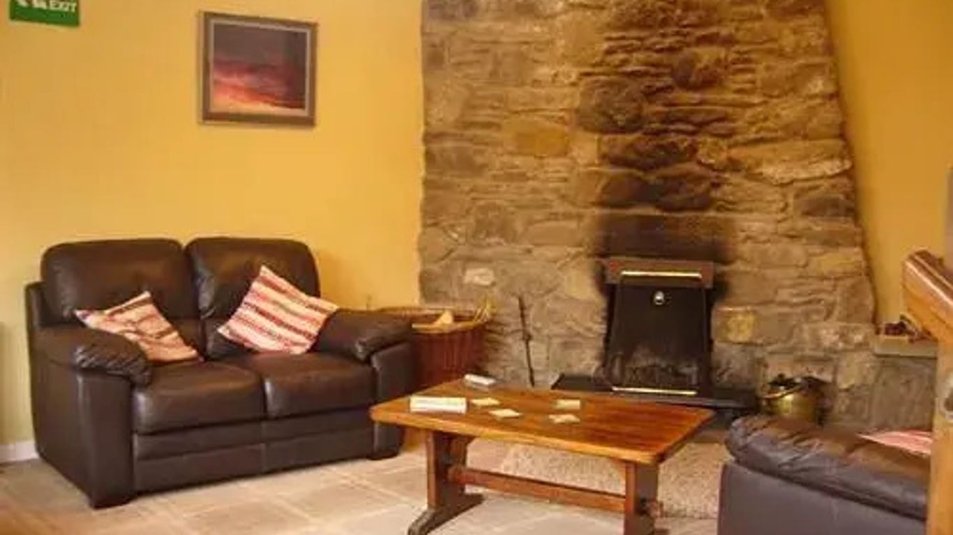 ذا بارن جيست هاوس آند تي رومز