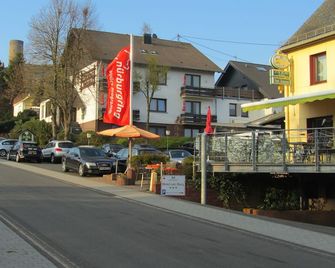 Race-Hotel zur Burg Nürburg - Nuerburg
