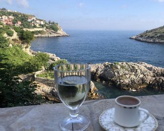 Frau Guler - Amasra - Gebäude