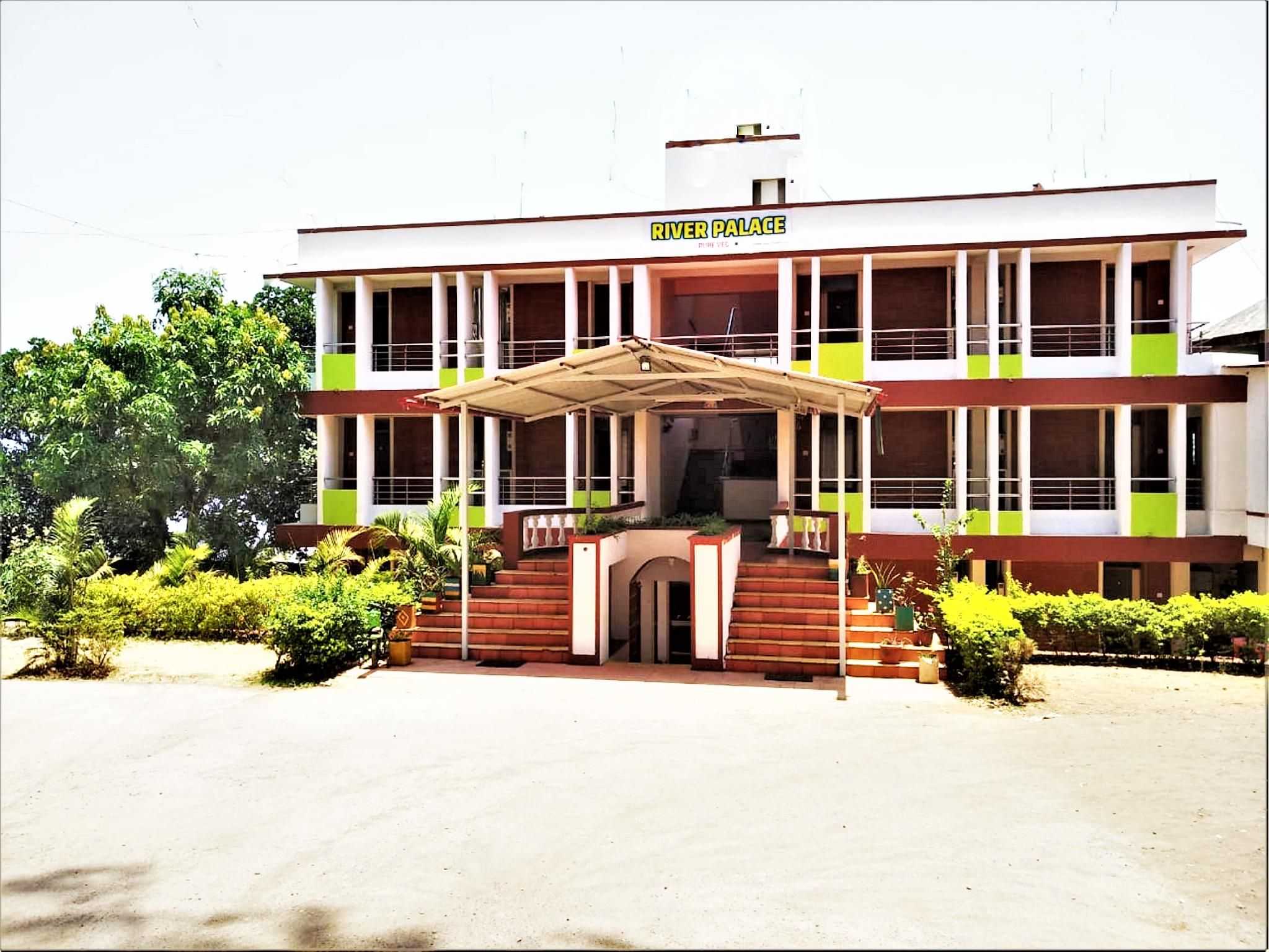River Palace - A Valley View Hotel (Pure Veg) - Panchgani - Gebäude