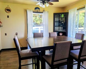 Escape to Fort Klamath! - Fort Klamath - Comedor