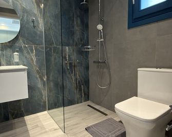 Ampelitis Studios Lemnos - Agios Ioannis - Bathroom