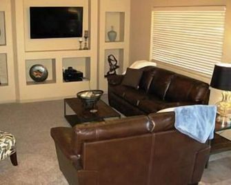 Sunrise Summit Mesquite Vacation Rentals with a View! - Mesquite - Sala de estar