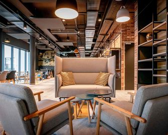 ibis Styles Valenciennes Petite Forêt - Петіт-Форе - Бар