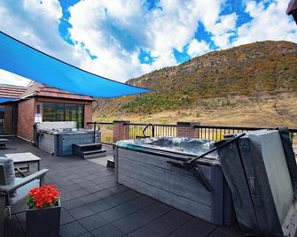 MountainSide Resort near Zip Lining and Museums - Durango - Balcony
