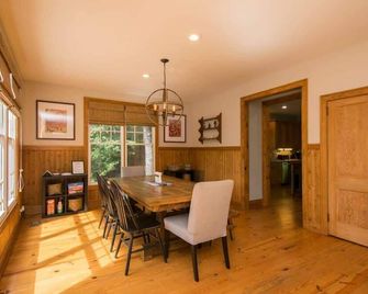 Lakefront 3BR w/ Private Dock + Firepit | Free Tix - Mill Spring - Comedor