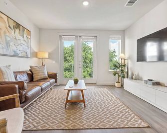 Luxury 3-Br Apartment - Austin - Sala de estar