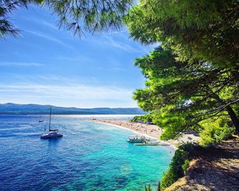 Zlatni Rat Beach Resort - Bol