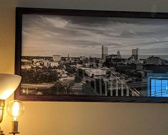 Regal Renovated Home - Near Dtfw! - Fort Wayne