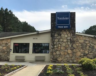 Travelodge by Wyndham Fayetteville - Fayetteville - Gebouw