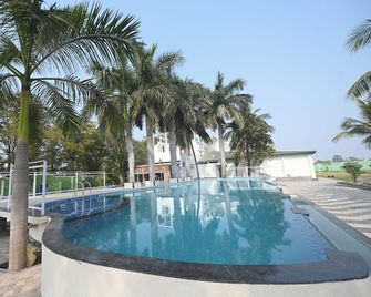 Mm Resort And Hotel - Bhilai - Pool