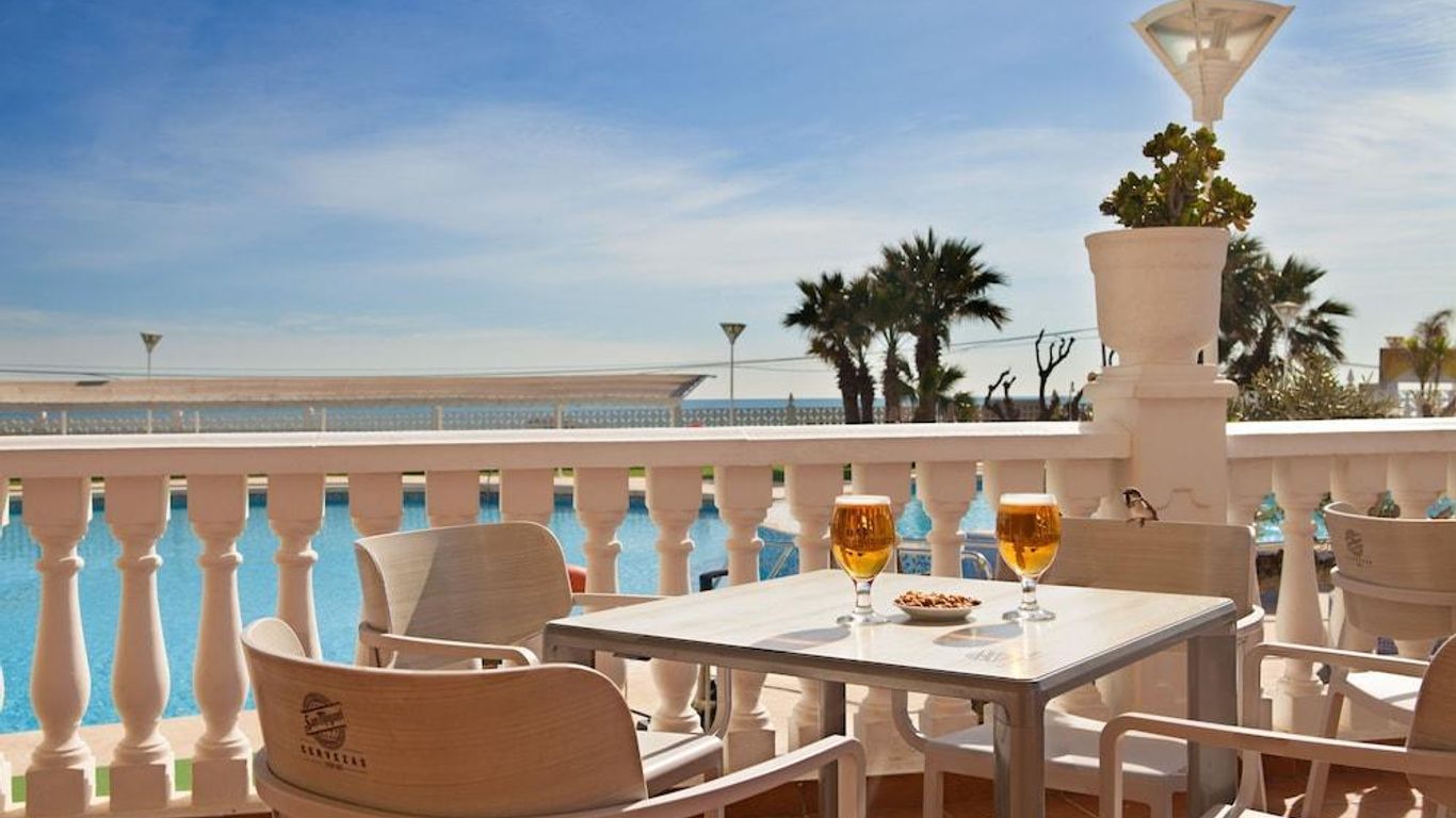 RTL 엘 푸이그 발호텔