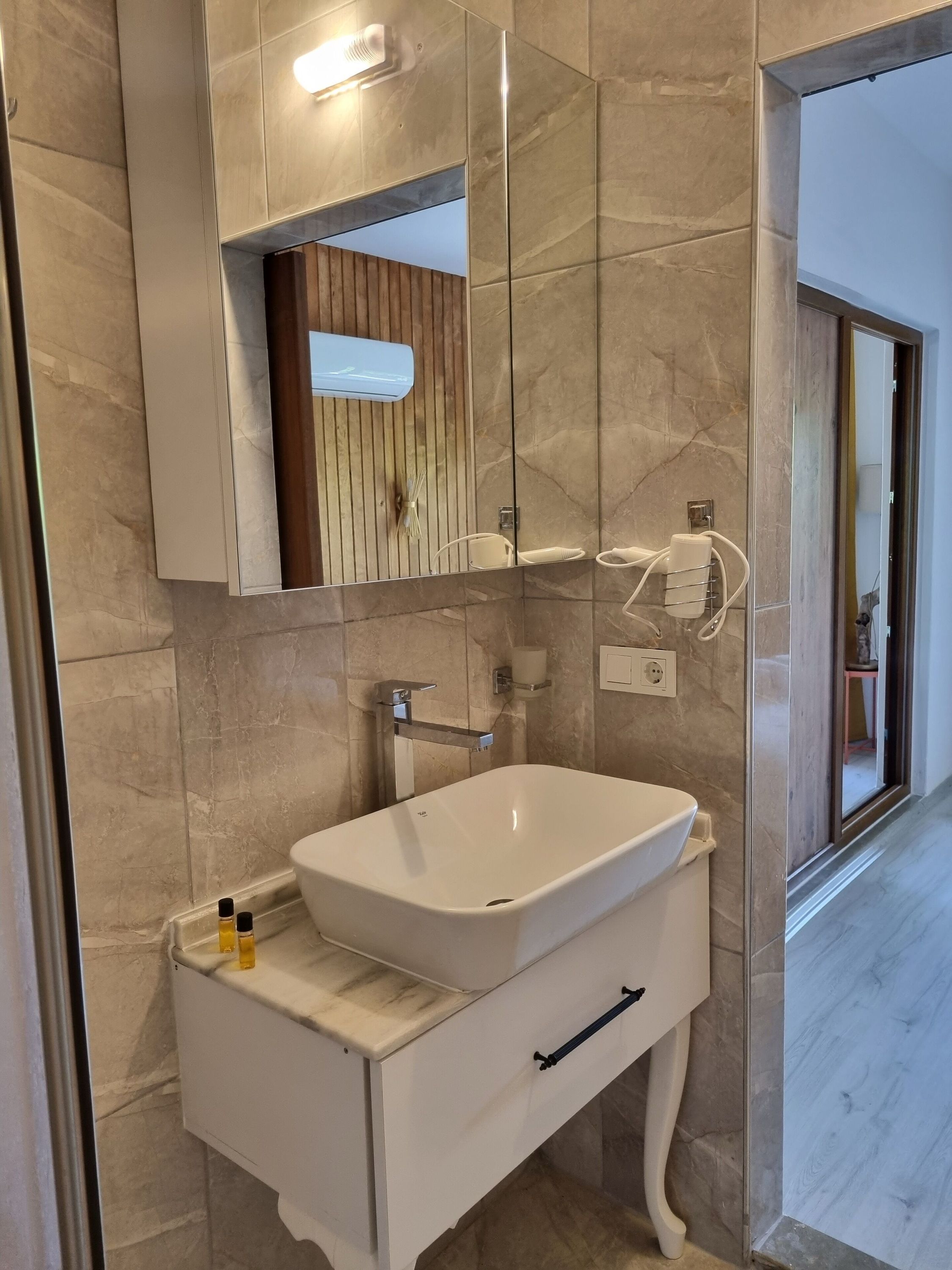 Sunset Boutique Hotel & Apartments - צ'יראלי