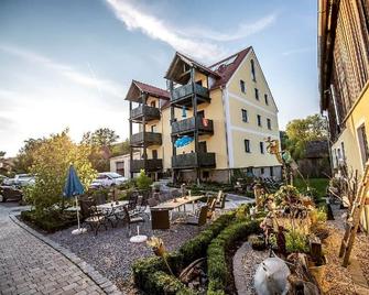 \'Kräutergarten\' vacation apartment on the first floor with balcony - Altendorf - Edificio