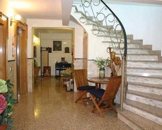 Hostal Carel - El Médano - Stairs