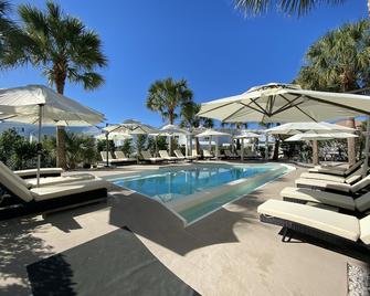 The All New Grace Bay Suites - Grace Bay - Piscina