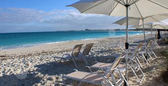 The All New Grace Bay Suites - Grace Bay - Plaj