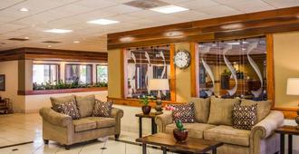 Quality Inn & Suites Pensacola Bayview - פנסאקולה