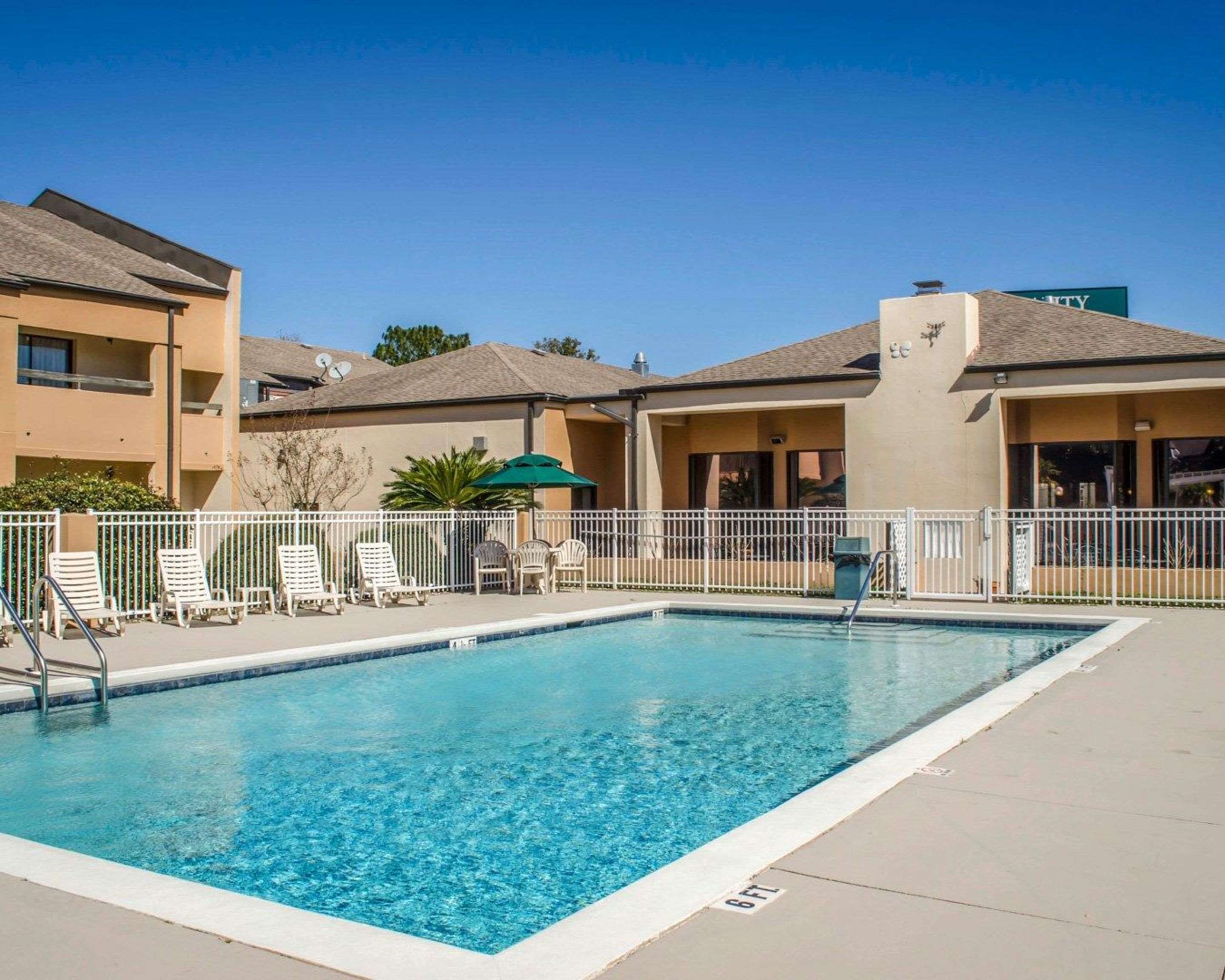 Quality Inn Suites Pensacola Bayview 61 1 7 2 Pensacola