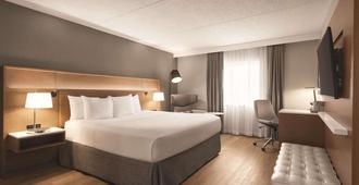 Oneida Hotel - Green Bay - Bedroom