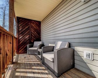 Timber Pointe Resort - Jamestown - Balcon