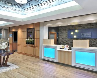 Holiday Inn Express Aberdeen-Chesapeake House By IHG - Aberdeen - Receptionist