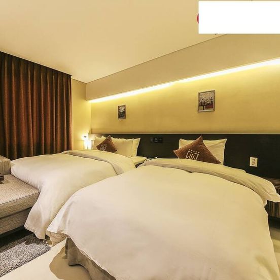 Golden Hotel Incheon image 1