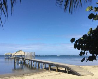 Sit Back And Relax Your Private Cabana Getaway Home Is Here! - Sandy Bay - Strand