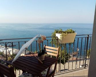 Un Oblò sul Mare - San Lucido - Balkon