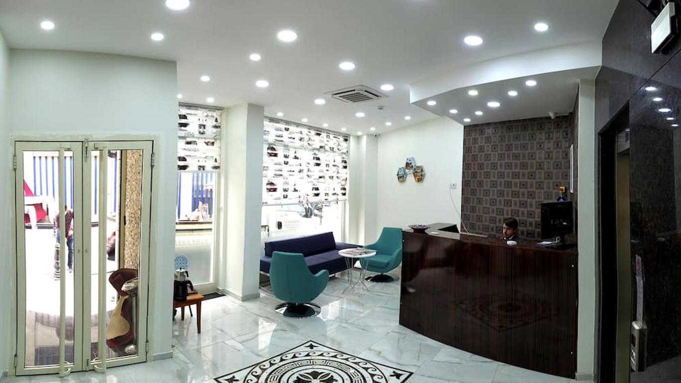 Arya Hotel