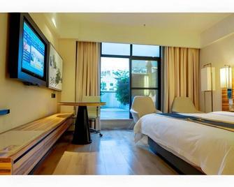 Echeng Hotel Qinzhou Bay Plaza East High-speed Railway Station - Qinzhou - Bedroom