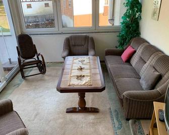 Doppelzimmer mit Wintergarten - 33 - Gasthaus und Pension Zum Fürstengrund - Reichelsheim - Sala de estar