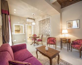 Lady Capulet Apartments - Verona - Living room