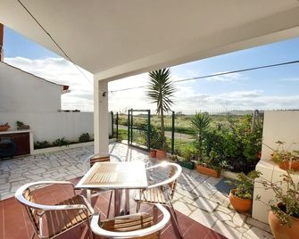 Villa with sea and countryside views, 150 meters from the sea - Vila Nova de Milfontes - Balkon