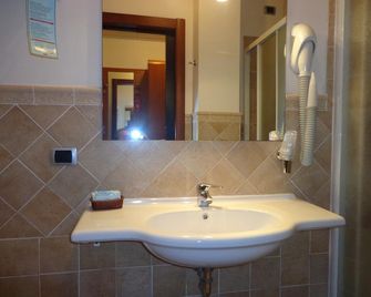 Hotel La Sirenetta - Tortoreto - Bathroom