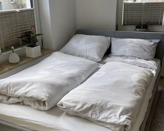 Modern apartment near the Holsten Gate - Lübeck - Bedroom