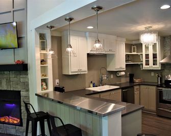 Quiet Cozy Escape, near Lynchburg and Nashville - Fayetteville - Cocina