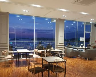 Hotel Hue Loft - אינצ'ון - מסעדה