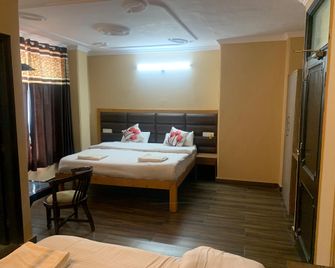 Aarika Homestay - Shimla - Bedroom