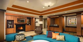 Fairfield Inn & Suites by Marriott Augusta - Augusta - Living room